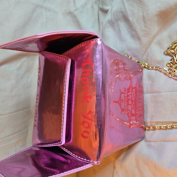 Chinese Take Out Vinyl Purse with Shoulder Chain Gold - Picture 3 of 7